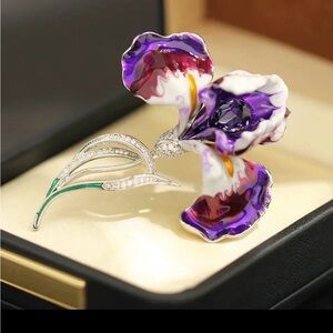 Elegant Purple and White Floral Brooch